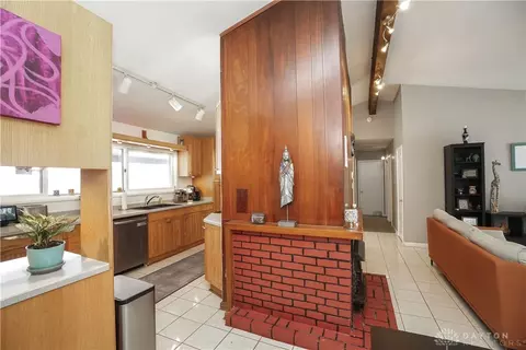 Kitchen - 9916 Winton Rd, Springfield, OH 45231 photo 4 of 5
