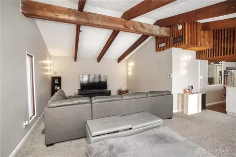 Living - 9916 Winton Rd, Springfield, OH 45231 photo 6 of 6