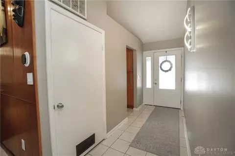 Entry Way - 9916 Winton Rd, Springfield, OH 45231 photo 1 of 4
