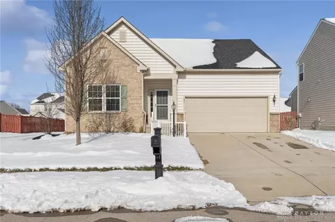 82 Cascade Dr, Fairborn, OH 45324