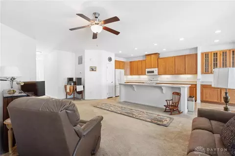 82 Cascade Dr, Fairborn, OH 45324 photo 9