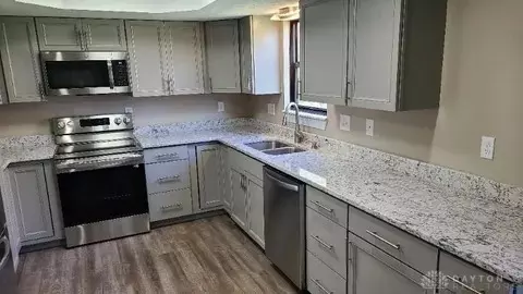 48 Elkins Ln, Springboro, OH 45066