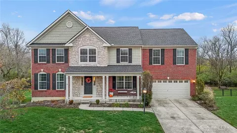 10120 Meadow Woods Ln, Dayton, OH 45458