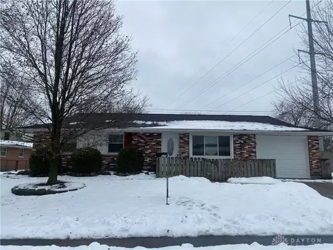 409 Brownstone Dr, Englewood, OH 45322