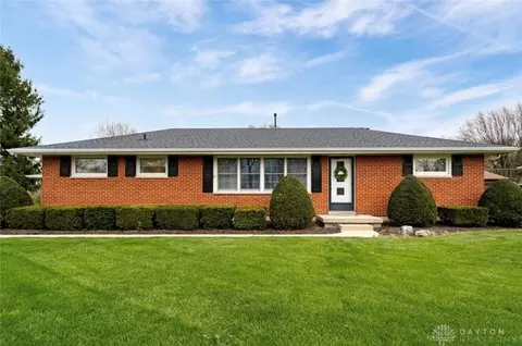 1002 Whitestone Rd, Xenia, OH 45385