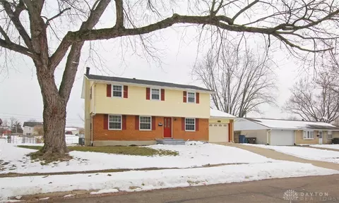 6918 Michelle Pl, Englewood, OH 45322