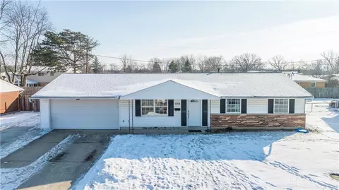 5758 Pennywell Dr, Dayton, OH 45424