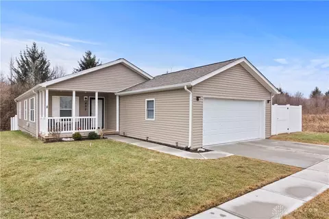 402 Park Hills Xing #60, Fairborn, OH 45324