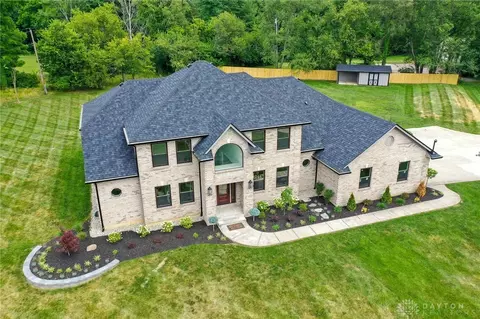 5500 Beejay Ct, Dayton, OH 45414