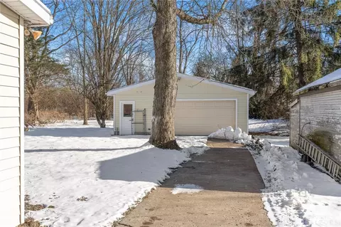 742 Alpha Rd, Beavercreek, OH 45301 photo 4