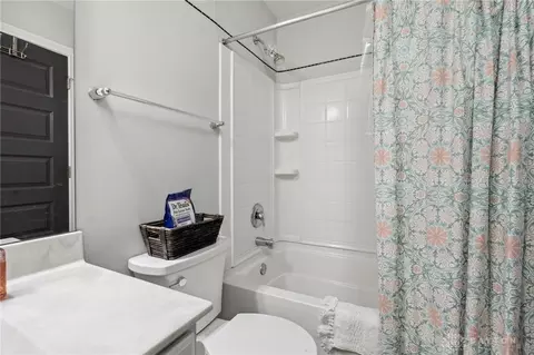 Bath - 503 Brownstone Row, Springboro, OH 45066 photo 3 of 5