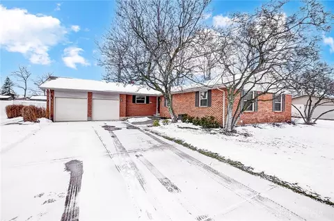2397 Banyon Dr, Dayton, OH 45431