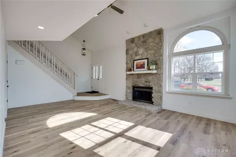 545 E Whipp Rd, Dayton, OH 45459 photo 12