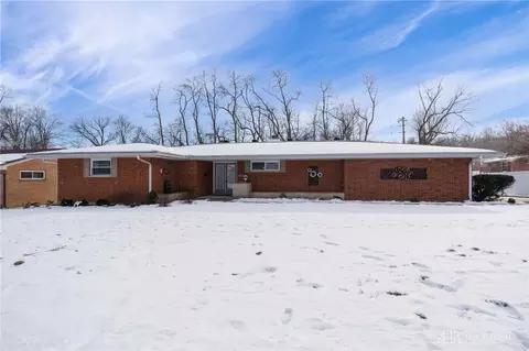 140 Greenhill Rd, Dayton, OH 45405