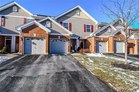 4388 Straight Arrow Rd, Beavercreek, OH 45430