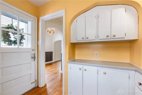 Entry Way - 667 Broad Blvd, Kettering, OH 45419 photo 3 of 4