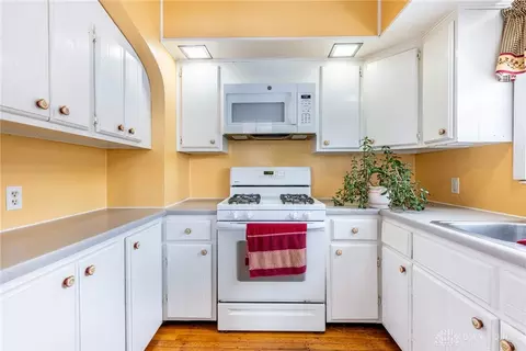 Kitchen - 667 Broad Blvd, Kettering, OH 45419 photo 3 of 3