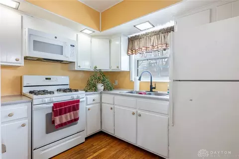 Kitchen - 667 Broad Blvd, Kettering, OH 45419 photo 1 of 3