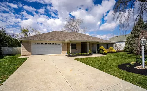 120 Arcadia Dr, Middletown, OH 45042