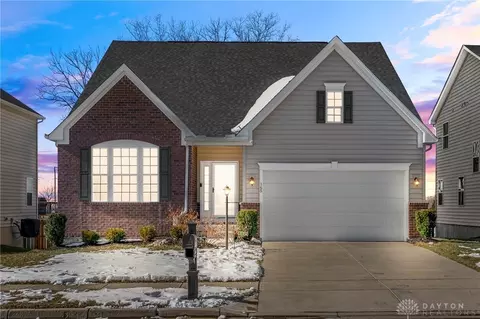 165 Regatta Park Dr, Fairborn, OH 45324