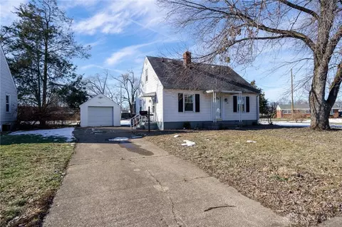 806 Richardson Dr, Middletown, OH 45042