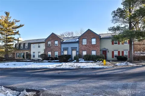 3 Woodsview Ln #3, Sharonville, OH 45241