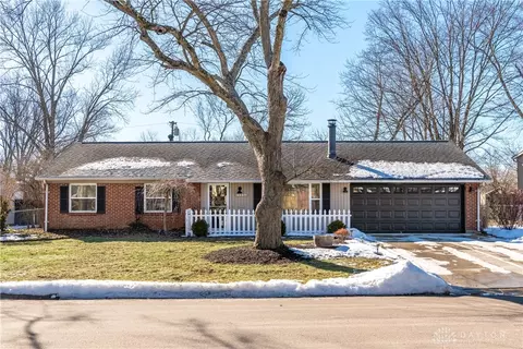 305 Tuxworth Rd, Centerville, OH 45458