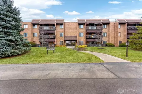 1349 Tattersall Rd, Dayton, OH 45459