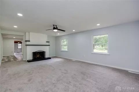 Living - 804 Old Mill Rd, Springfield, OH 45506 photo 2 of 10