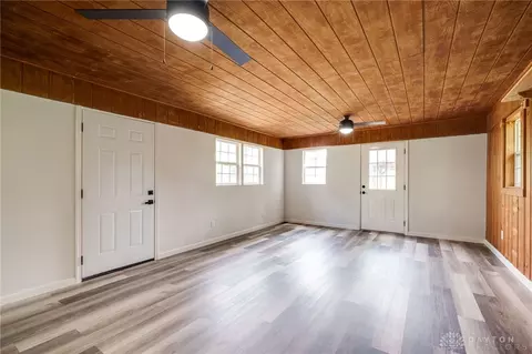 Living - 804 Old Mill Rd, Springfield, OH 45506 photo 7 of 10