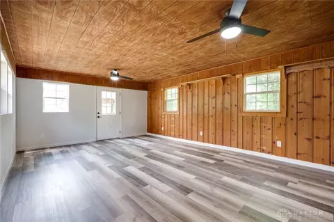 Living - 804 Old Mill Rd, Springfield, OH 45506 photo 8 of 10