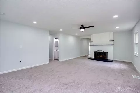 Living - 804 Old Mill Rd, Springfield, OH 45506 photo 5 of 10