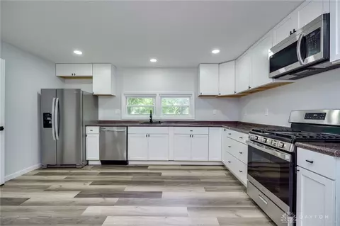 Kitchen - 804 Old Mill Rd, Springfield, OH 45506 photo 2 of 4