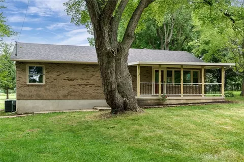 Exterior - 804 Old Mill Rd, Springfield, OH 45506 photo 2 of 16