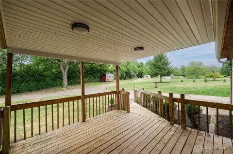 Exterior - 804 Old Mill Rd, Springfield, OH 45506 photo 14 of 16