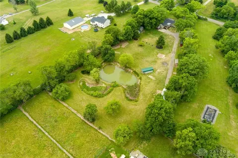 View/Area - 804 Old Mill Rd, Springfield, OH 45506 photo 4 of 6