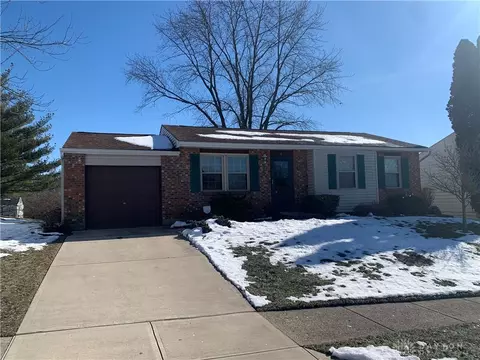 162 Schloss Ln, Dayton, OH 45439