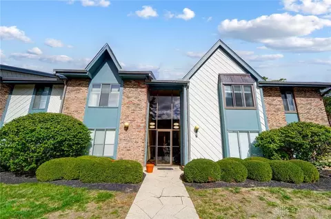 1914 Washington North Dr, Washington Township, OH 45458