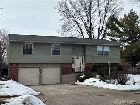 6218 Weybridge Dr, Dayton, OH 45426