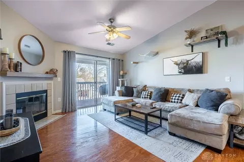 Living - 6581 Brigham Sq #5, Centerville, OH 45459 photo 1 of 2