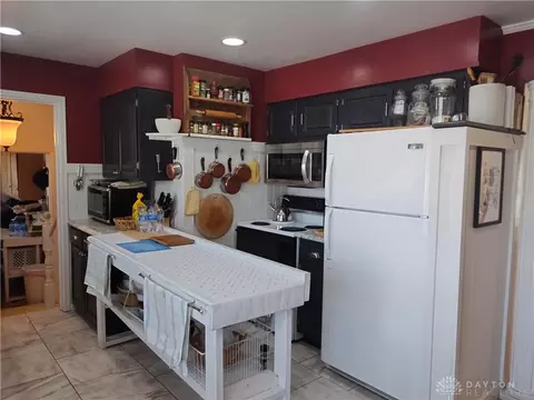1242 Holly Dr, Springfield, OH 45504 photo 4