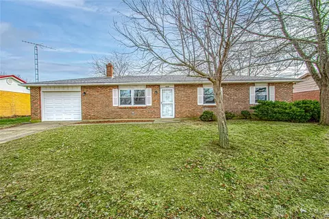 820 Ashtree Dr, Eaton, OH 45320