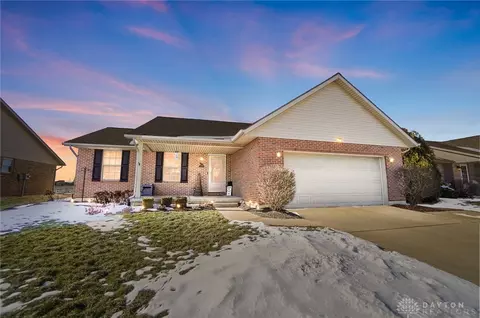 5113 Crandall Ln, Springfield, OH 45503