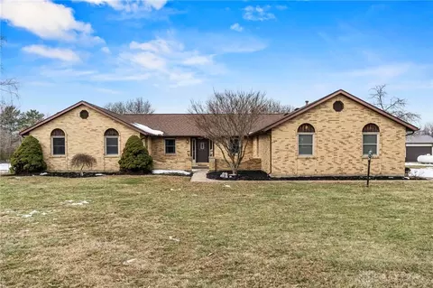 8355 Adams Rd, Dayton, OH 45424