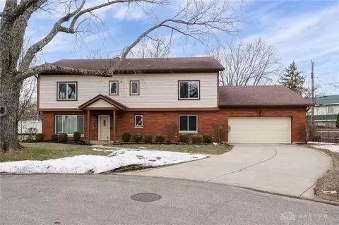 2915 Cathy Ln, Kettering, OH 45429 photo 2
