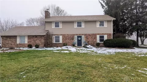 9401 Trail Stone Pt, Washington Township, OH 45458