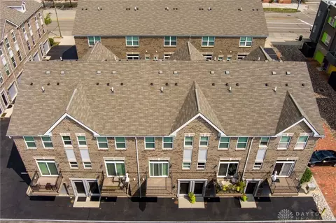 231 Brickstone Ct, Dayton, OH 45402