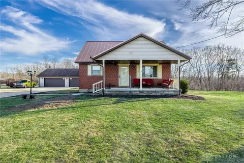 7216 Hemple Rd, Dayton, OH 45439