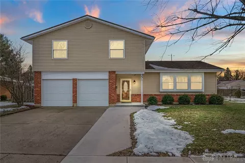451 Redbud Ln, Xenia, OH 45385