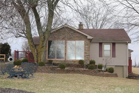 6668 Arcanum Bearsmill Rd, Greenville, OH 45331